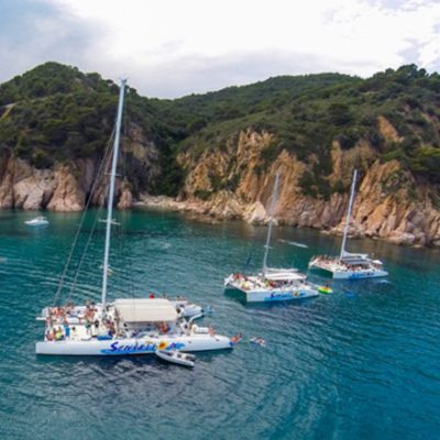 a small boat in a body of water