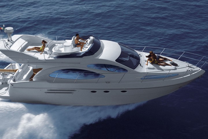 a small boat in a body of water